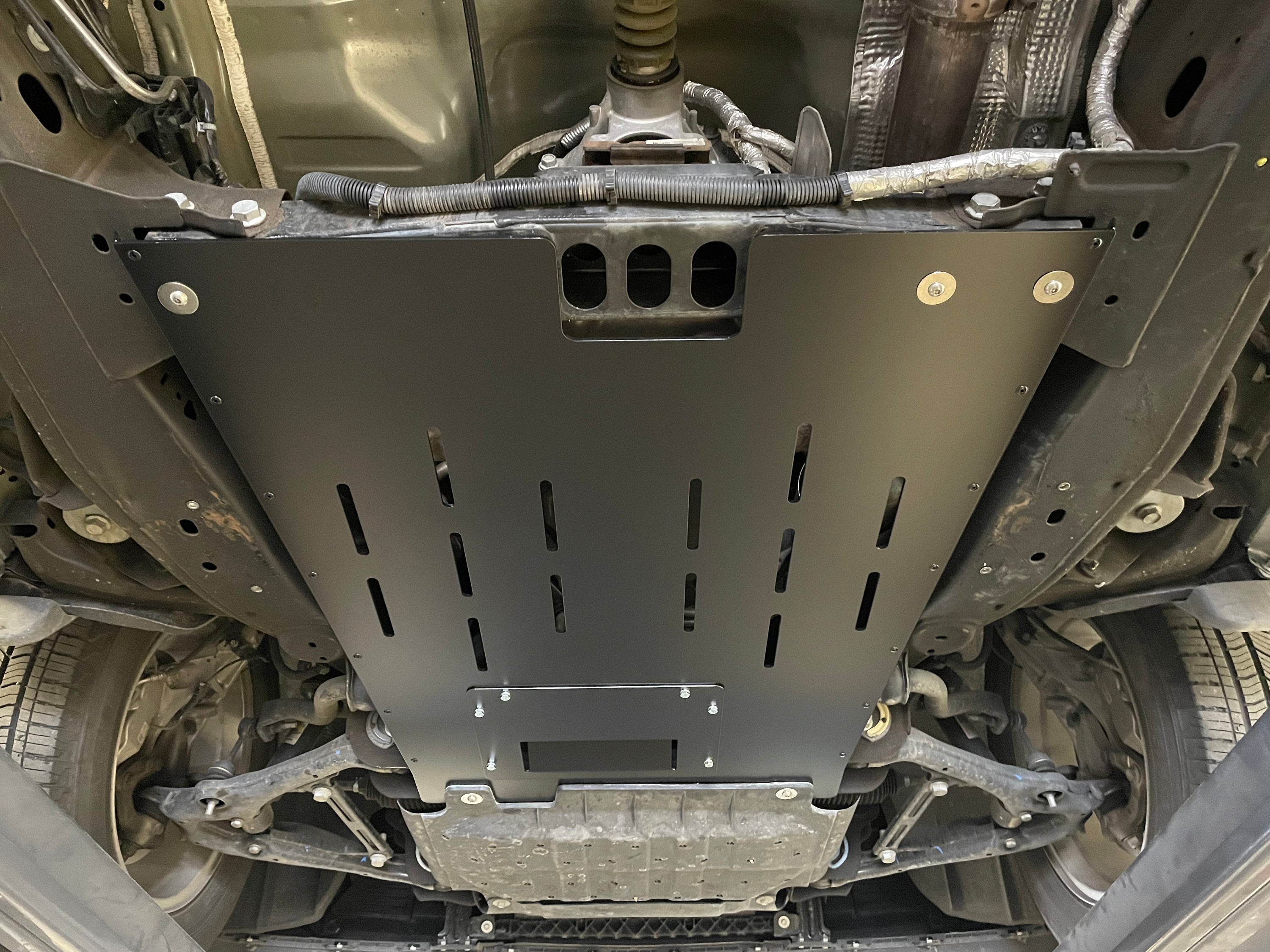 Chevrolet Tahoe/Suburban & GMC Yukon/Yukon XL Catalytic Converter Guard (2021-2026) VERSION 2