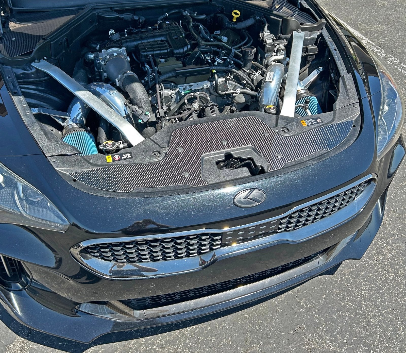 Kia Stinger (2018-2023) Carbon Fiber Radiator Cover Overlay