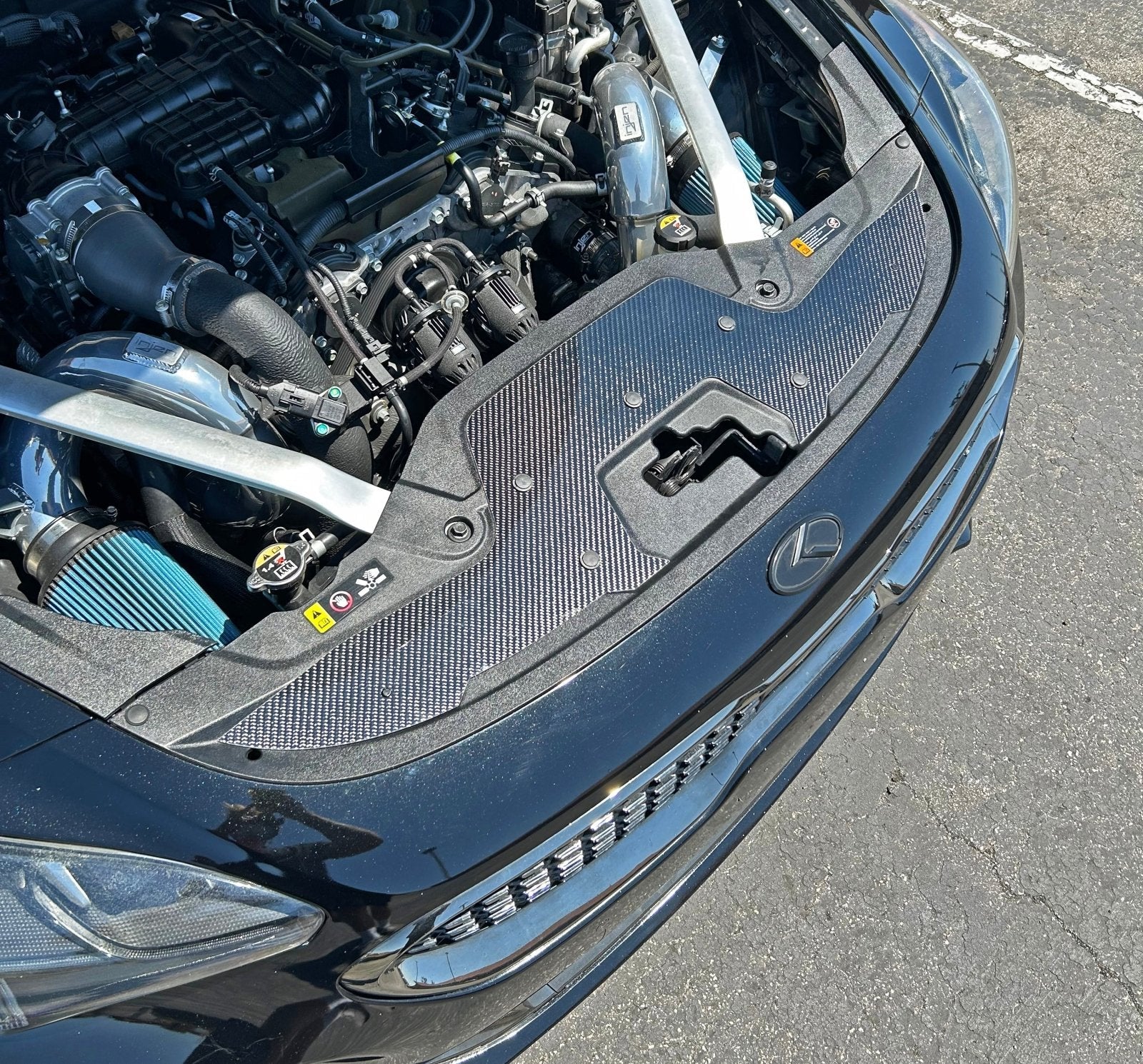 Kia Stinger (2018-2023) Carbon Fiber Radiator Cover Overlay