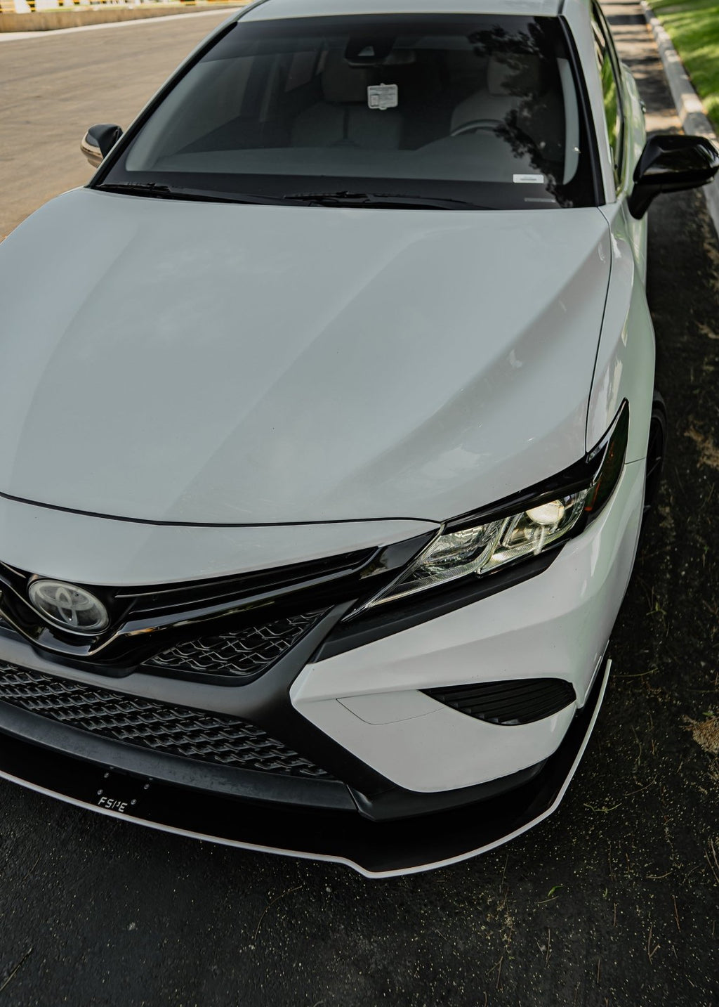 Toyota Camry (2018-2024) SE / XSE Chassis Mount Front Splitter