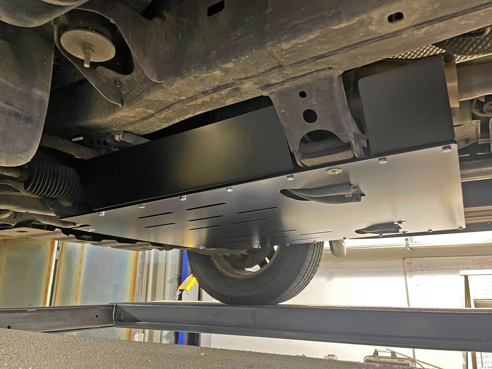 Toyota Sequoia (2000-2007) Catalytic Converter Guard / Skid Plate